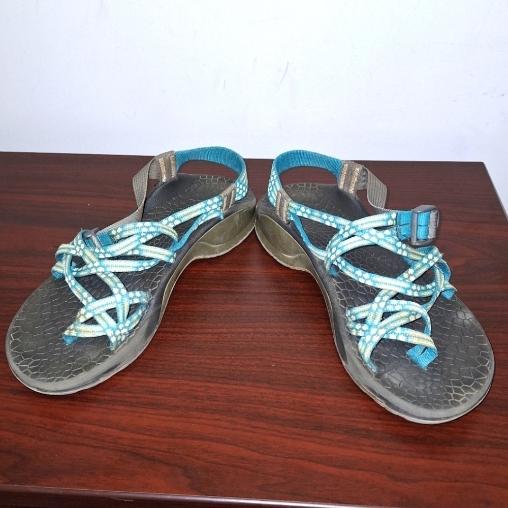 Chaco turquoise strappy flat thong sandals in a size 8m.
